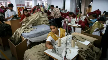 Textilky v Bangladéši se znovu naplno rozběhly