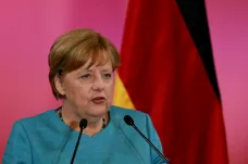 Merkelová v britském debaklu nevidí problém, jednání o brexitu prý může začít dle plánu