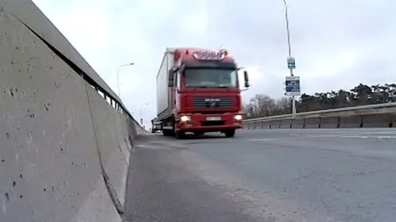 Projíždějící kamion