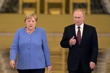 Merkelová v Moskvě vyzvala k propuštění Navalného. Podle Putina je opozičník ve vězení za trestné činy, ne politické postoje