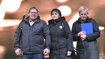 Rodiče zavražděné dvojice vystoupili na vzpomínkovém shromáždění na Náměstí SNP