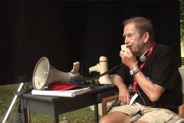 Tady Havel, slyšíte mě? Na Hradě má premiéru dokument o prezidentově odcházení