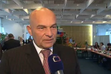 Generálnímu řediteli ČT se sníží plat o pět procent