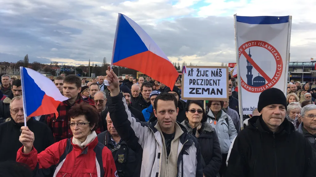 Lidé si připomínají 17. listopad 1989