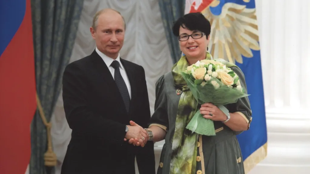 Vyznamenání převzala Holečková z rukou Vladimíra Putina
