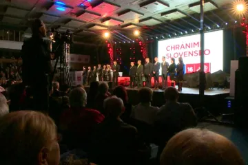 Předvolební kampaň na Slovensku: Zdrženlivá opozice a Fico bez konkurence