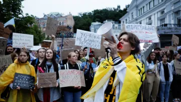 Shromáždění v Kyjevě před hlasováním v parlamentu o zákonu, který má dle NABU obnovit nezávislost protikorupčních úřadů, 30. července 2025