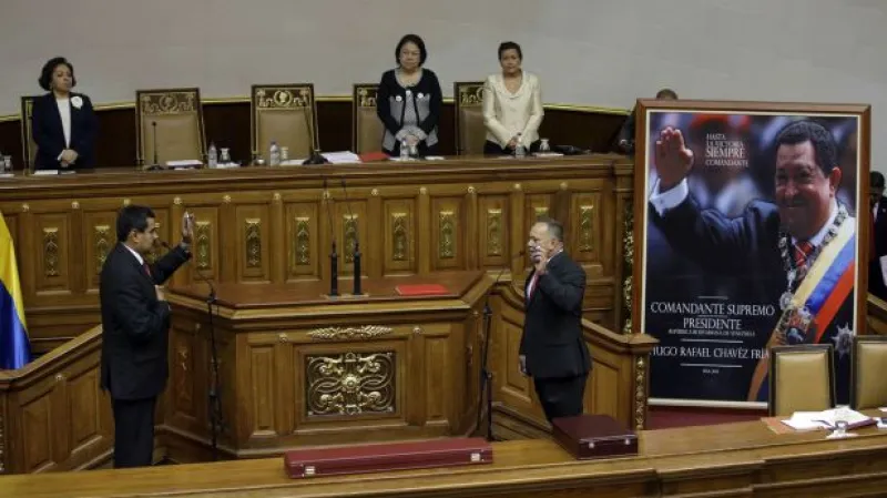 Maduro může vládnout díky dekretům