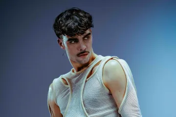 Kiss Kiss Goodbye. ADONXS představil píseň, se kterou chce vyhrát Eurovizi