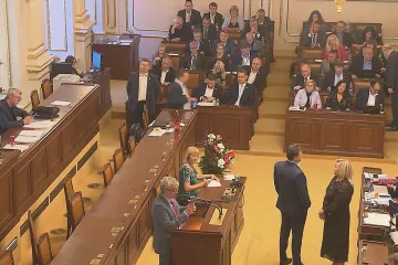 Poslanci budou hlasovat o úsporném balíčku v pátek. Pošlapáváte naše práva, míní opozice
