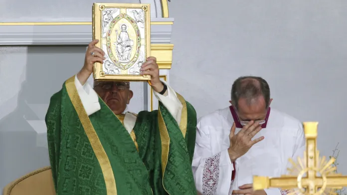 Papež František se s Američany rozloučil bohoslužbou pod širým nebem ve Filadelfii