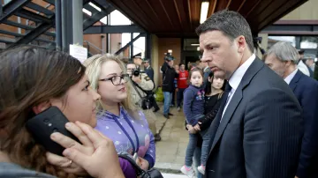 Tehdejší premiér Matteo Renzi na návštěvě Camerina