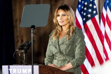 Trumpová vystoupila v kampani. Bidena označila za „socialistu“ a pobavila kritikou manželových tweetů