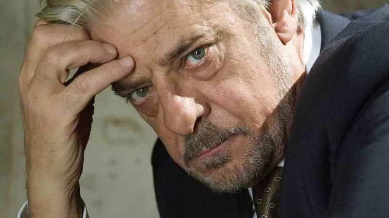 Giancarlo Giannini ve filmu James Bond: Quantum of Solace