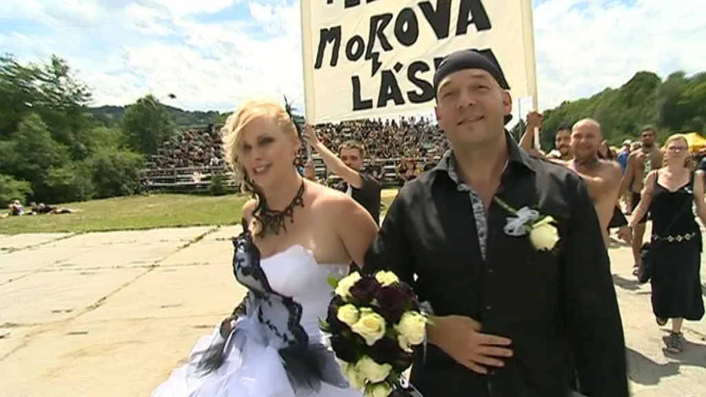 Lenka a Vladan se vzali na Masters of Rock