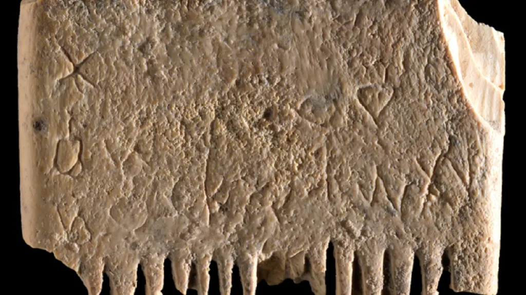 3700 let starý hřeben
