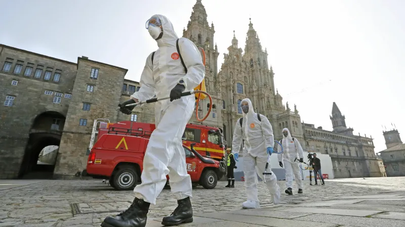 Dezinfekce ulic Santiagu de Compostela