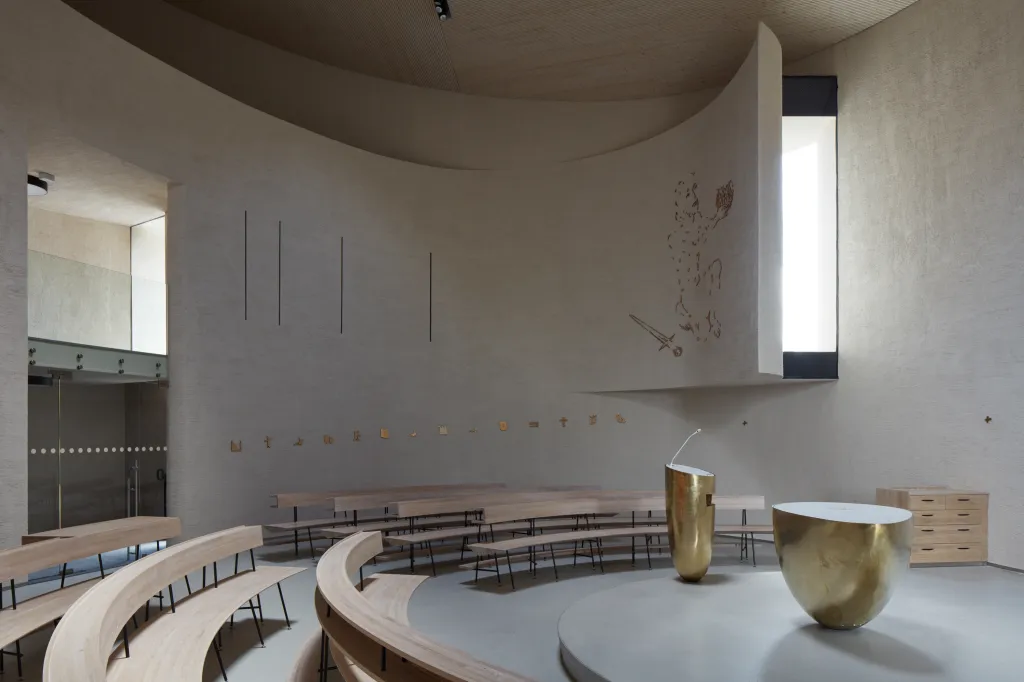 Vítěz kategorie Veřejný interiér II – Kostel svatého Václava (Sazovice). Autor: Marek Štěpán