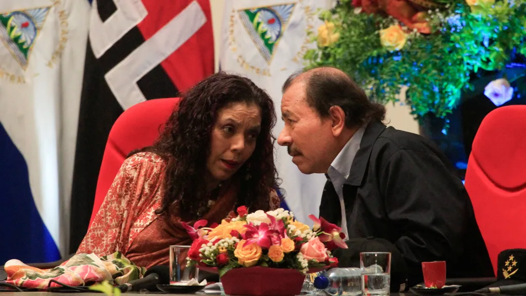 Prezident Nikaraguy Daniel Ortega a jeho manželka Rosario Murillová
