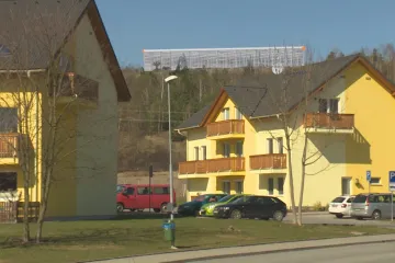 Kritizovaný polský skleník jako inspirace? Noční záře se obávají i v západních Čechách