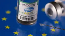 Jednou z povolených vakcín v Evropské unii je Pfizer/BioNTech