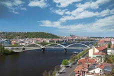 Železniční most na pražské Výtoni získá novou podobu. Přestavba má začít v roce 2026