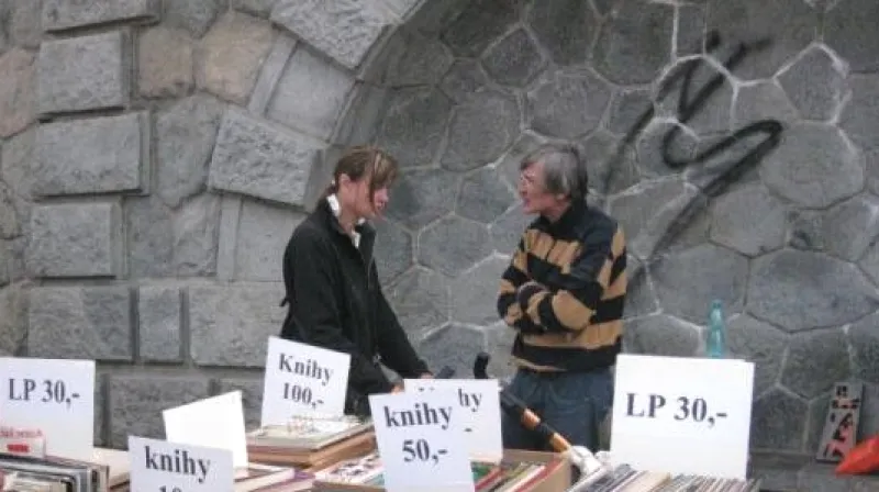 Bleší trhy na pražské náplavce