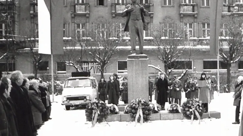 Karlovy Vary (z Města před rokem 1989 a dnes)