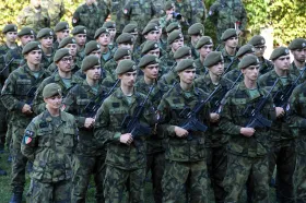 O dobrovolné vojenské cvičení pro středoškoláky je zájem. Nastoupí jich 800