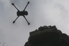„Díváme se na nepřítele a ten na nás.“ S ukrajinskými operátory dronů natáčel štáb ČT
