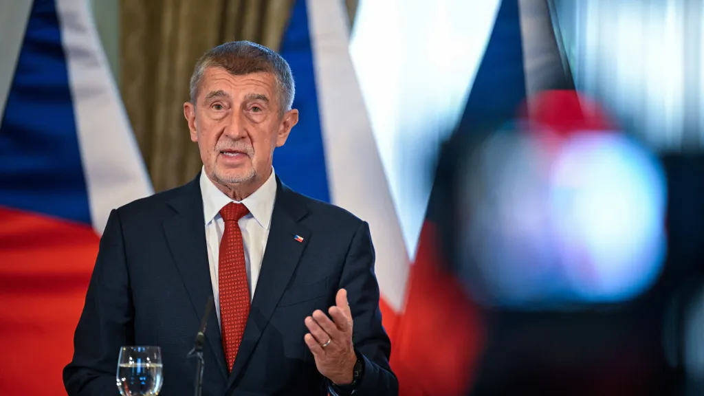 Andrej Babiš na tiskové konferenci s Robertem Ficem v Bratislavě