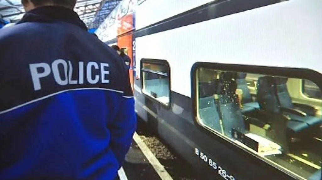 Ve švýcarském vlaku explodovala přepravka s virem chřipky