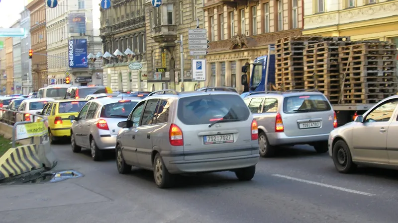 Kolona v Legerově ulici