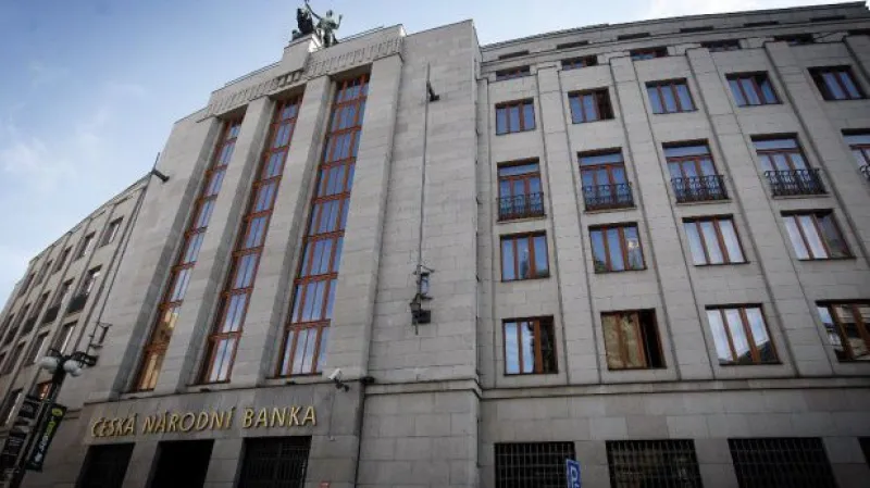 Brífink ČNB o vývoji počtu padělaných bankovek v roce 2012