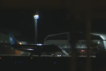 Třetí evakuační speciál z Kábulu dosedl na letišti v pražských Kbelích