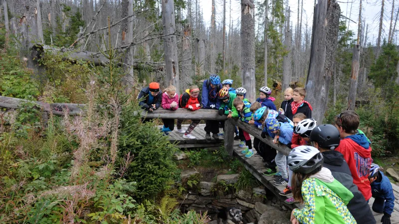 Turisté u pramene Vltavy