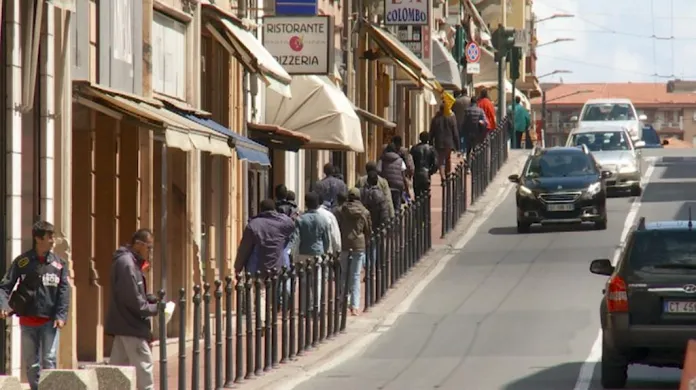 Migranti v ulicích Ventimiglia