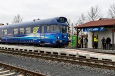 Vyjel první vlak bez strojvedoucího. Cestující bude na severu Čech vozit nejdřív za dva roky