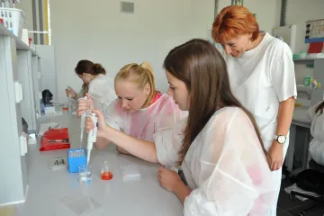 AVÍZO: Univerzita Pardubice se ve čtvrtek otevře zájemcům o chemii ze SŠ