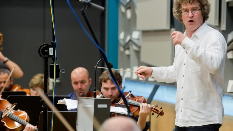 Dirigent Heiko Mathias Förster a Symfonický orchestr Českého rozhlasu při zkoušce Dvořákovy opery Alfred