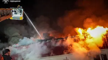 Následky ruského úderu na obytné domy v Oděse