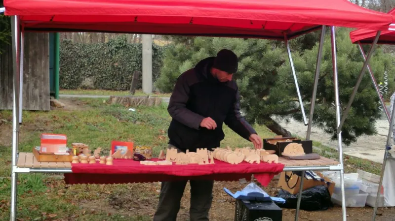 Vánoční zdobení a jarmark v Líšnici