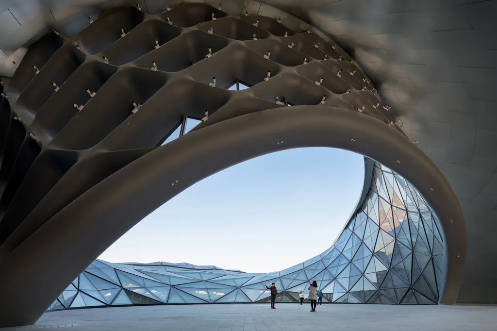 Vítězná série v kategorii Portfolio - šest snímků Opery v čínském Charbinu.