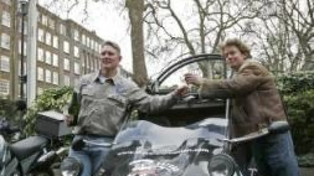Giles Cardozo, Skycar, Neil Laughton