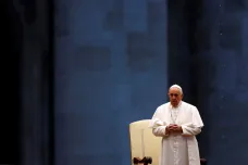 Tato bouře odhalila ego i sounáležitost, řekl papež František v mimořádném požehnání Urbi et Orbi 
