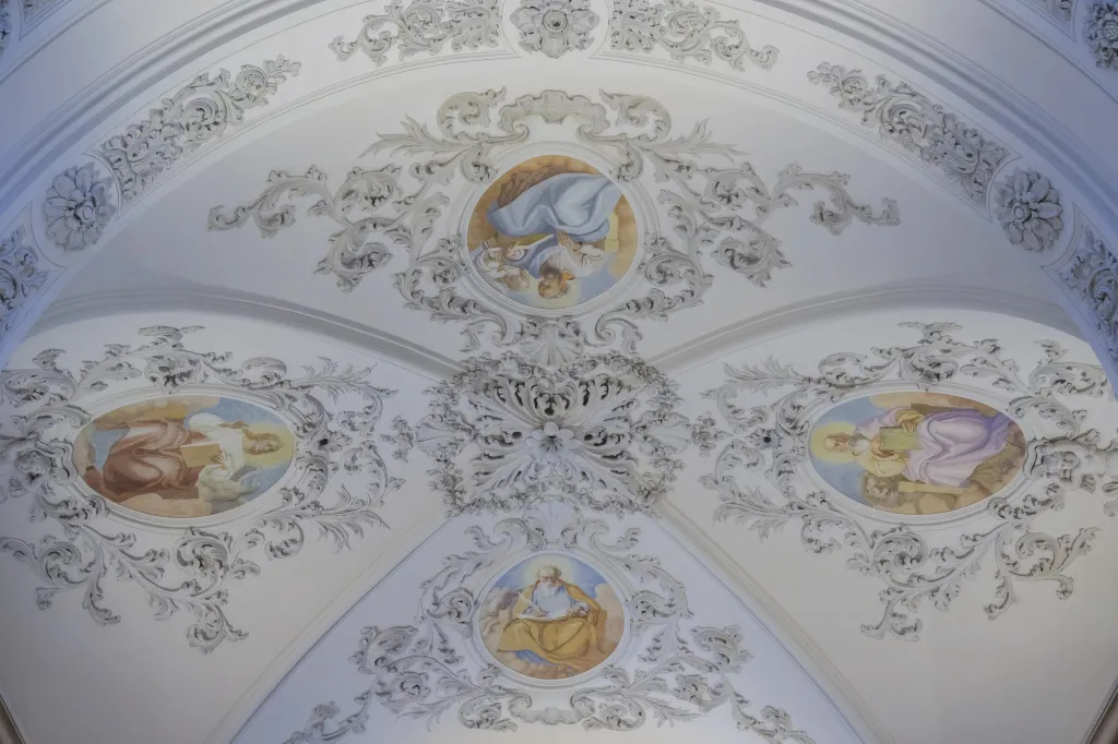 Detail stropní výzdoby