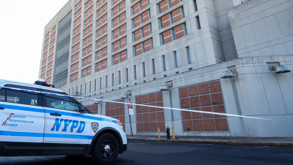 Nikhil Gupra je držen v detenčním centru v New Yorku