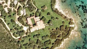 Satelitní snímek Berlusconiho vily