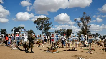 Vzpomínková akce na místě konání festivalu Supernova u příležitosti dvouletého výročí od teroristického útoku Hamásu a jeho spojenců na jih Izraele (7. října 2025)