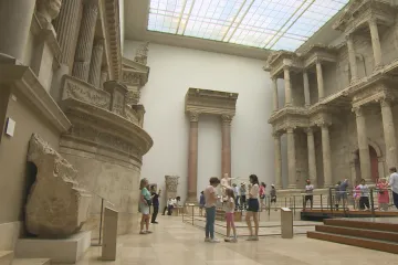 Pergamonský oltář byl odvezen bez povolení, tvrdí turecký starosta. Usiluje o jeho návrat z Německa